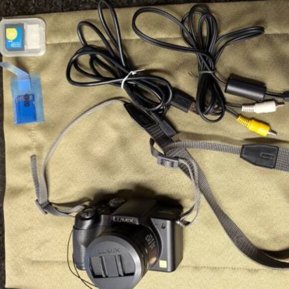 Great Gift for Camera Aficionado Pansonic Lumix DMC-f25 FZ5 Leica Digital Camera - Picture 1 of 9